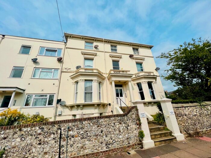 Studio To Rent In Hartfield Road, Eastbourne, BN21
