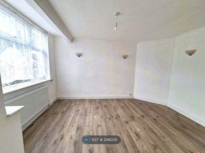 3 Bedroom Semi-Detached House To Rent In The Drive, Feltham, TW14