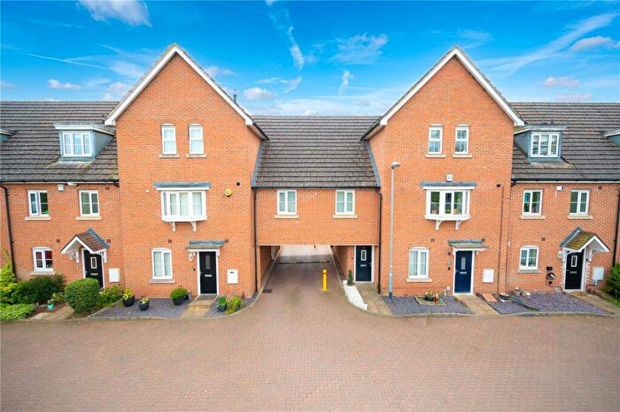 1 Bedroom Maisonette For Sale In Centaurus Square, Curo Park, Frogmore, St. Albans, AL2