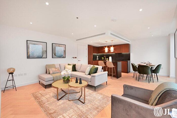 2 Bedroom Flat For Sale In Landmark Pinnacle, Marsh Wall, E14