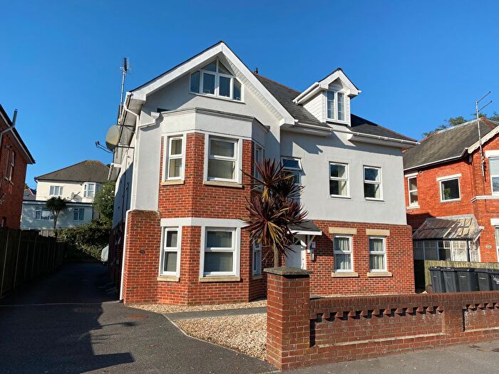 2 Bedroom Maisonette To Rent In Alumhurst Road, Bournemouth, BH4