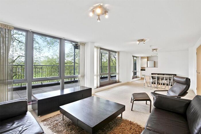 2 Bedroom Flat To Rent In Ellington House, Southwold Road, London, E5