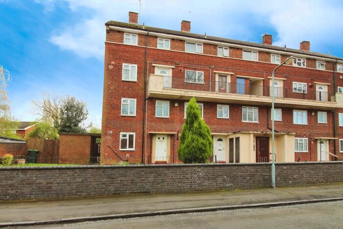 2 Bedroom Ground Maisonette To Rent In South Road, Sandwell, B67