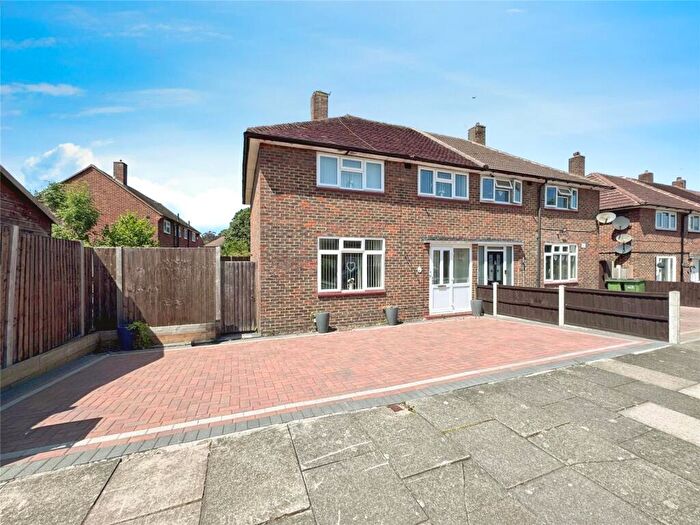 3 Bedroom Semi Detached House For Sale In Southspring, Sidcup, DA15