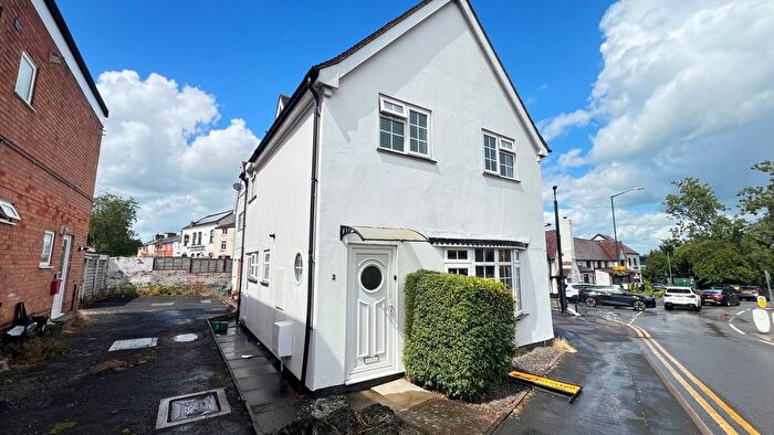 2 Bedroom Property To Rent In Priory Square, Studley, B80