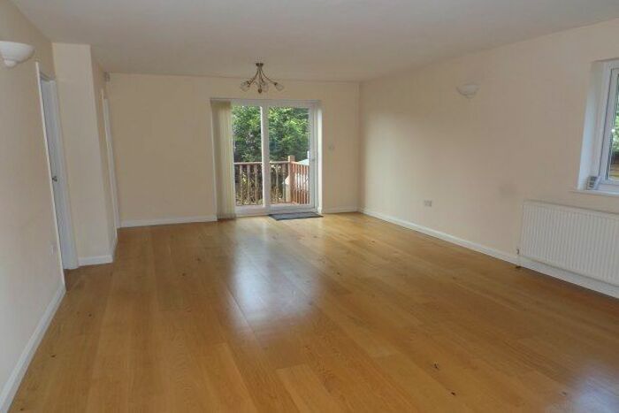 3 Bedroom Property To Rent In Kevin Gardens, Brighton BN2