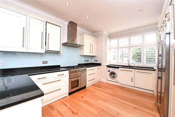 3 Bedroom End Of Terrace House To Rent In Wincanton Road, Southfields, SW18