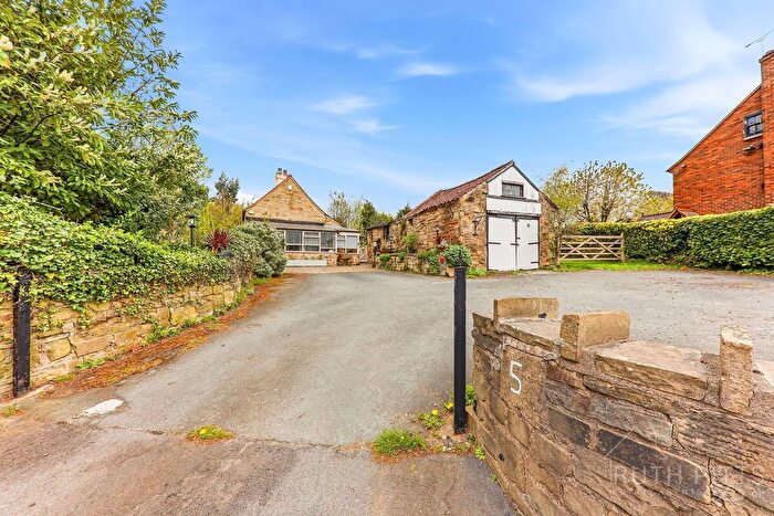 2 Bedroom Detached House For Sale In Station Road, Hemsworth, WF9