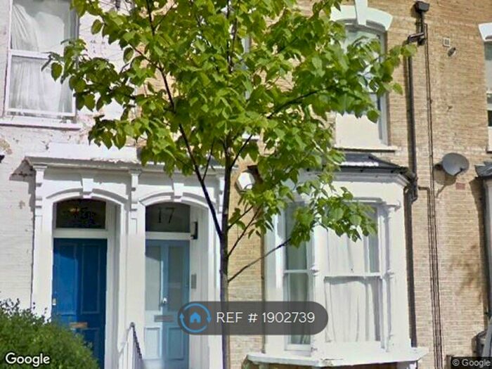 3 Bedroom Flat To Rent In Narford Road, London, E5