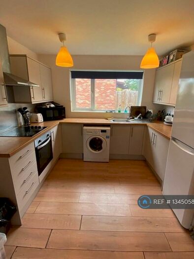 5 Bedroom Semi-Detached House To Rent In Cheney Way, Cambridge, CB4