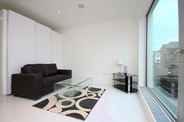 Flat To Rent In Baltimore Wharf, London, E14