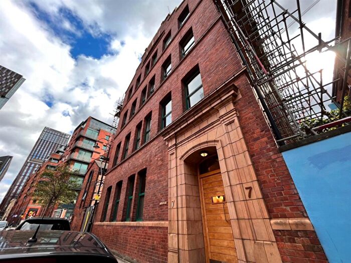 1 Bedroom Flat To Rent In Lincoln Place, Hulme Street, Manchester, M1