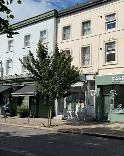 1 Bedroom Flat To Rent In Brighton Road, Surbiton, KT6
