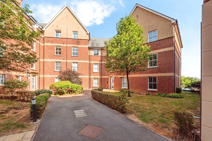 2 Bedroom Flat For Sale In Barrack Road, Dorchester, DT1