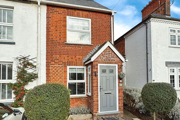 2 Bedroom End Of Terrace House For Sale In Oxford Road, Wokingham, RG41