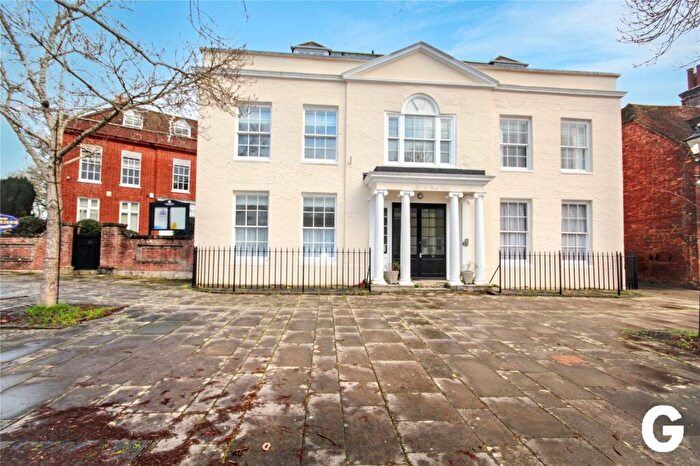 2 Bedroom Maisonette To Rent In Market Place, Ringwood, Hampshire, BH24