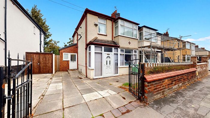 4 Bedroom Semi-Detached House For Sale In Knowsley Road, St Helens, WA10