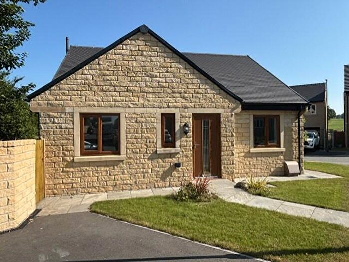 3 Bedroom Detached Bungalow For Sale In Critchlow Drive, Dove Holes, SK17