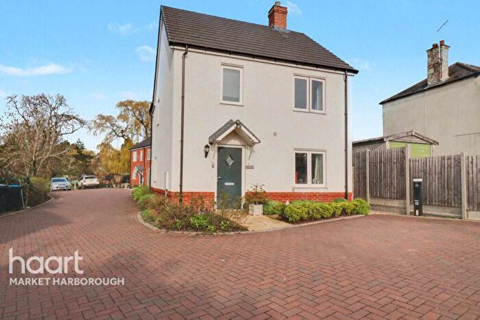 3 Bedroom Detached House For Sale In Orchard Court, Leicester, LE8