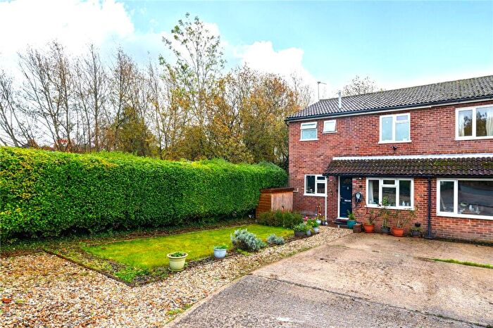 4 Bedroom Semi Detached House For Sale In Walton Way, Newbury, Berkshire, RG14