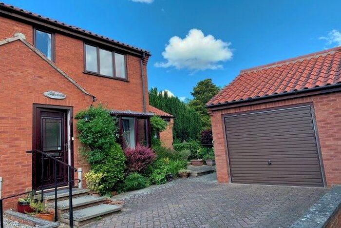 3 Bedroom Semi-Detached House To Rent In Rivis Square, York, YO62