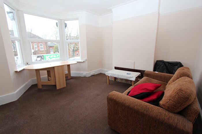 1 Bedroom Flat To Rent In York Road, Ilford, Essex, IG1