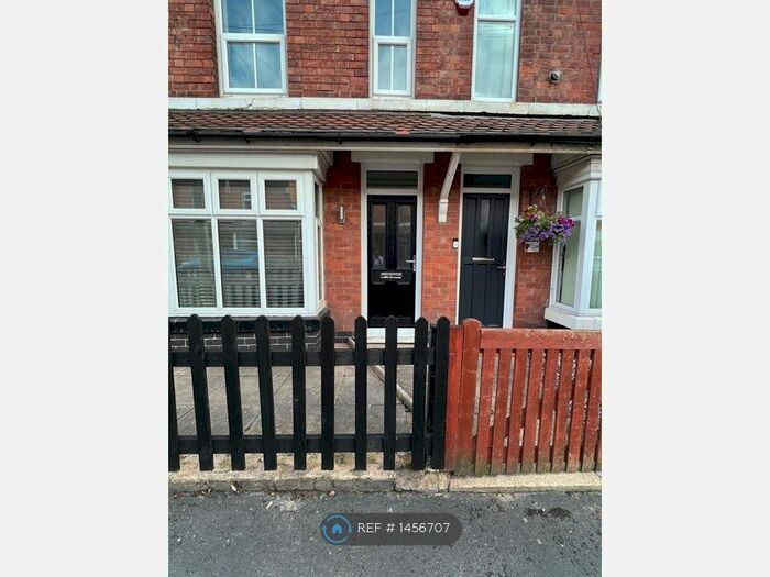 3 Bedroom End Of Terrace House To Rent In Calais Road, Burton-On-Trent, DE13