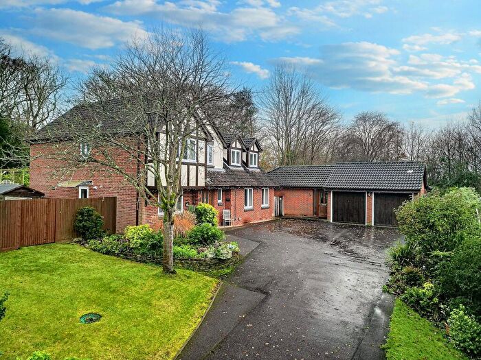 5 Bedroom Detached House For Sale In Foxcombe Close, Swanmore, SO32