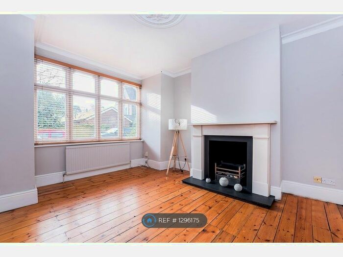 2 Bedroom Terraced House To Rent In Christchurch Avenue, Teddington TW11