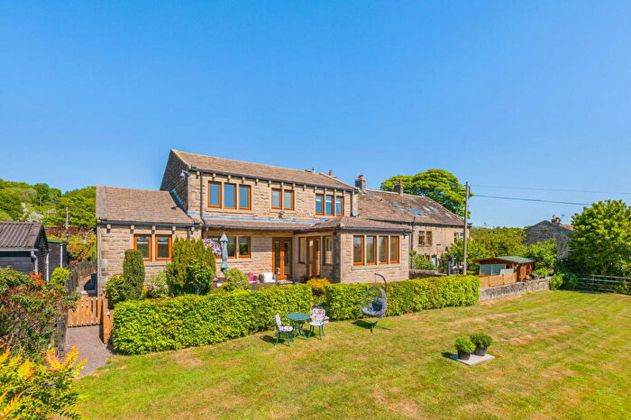 3 Bedroom Farm House For Sale In Sycamore Farm, Helme, HD9