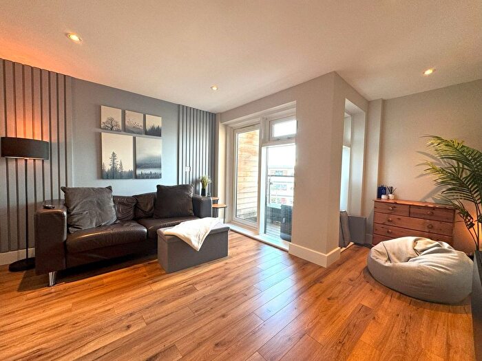 1 Bedroom Flat To Rent In Kings Road, Swansea, SA1