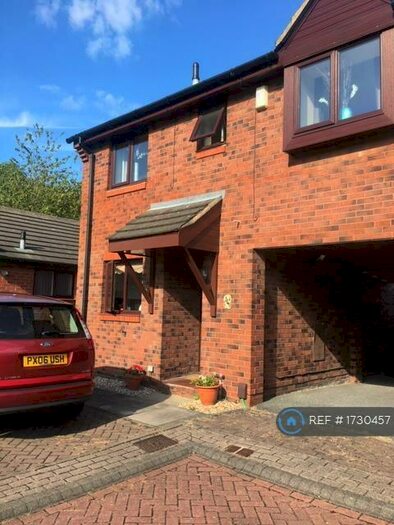 2 Bedroom Semi-Detached House To Rent In High Bank Close, Leeds, LS15
