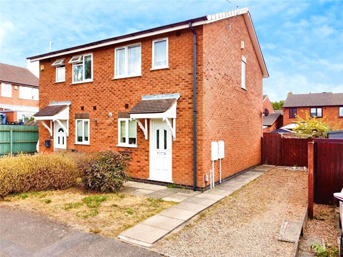2 Bedroom Semi-Detached House For Sale In Marywell Close, Hinckley, Leicestershire, LE10
