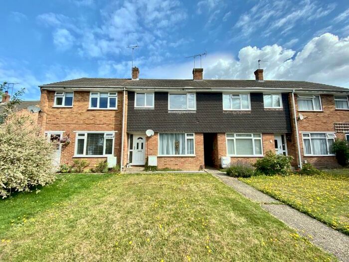 3 Bedroom Terraced House To Rent In Mytchett, GU16