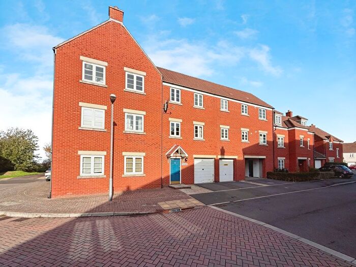 2 Bedroom Flat For Sale In Marconi Drive, Highbridge, TA9