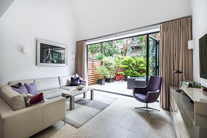 4 Bedroom Terraced House To Rent In Liverpool Road, Islington, N1