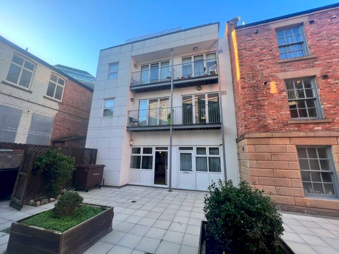 2 Bedroom Ground Flat To Rent In Lord Street, Southport, Merseyside, PR8