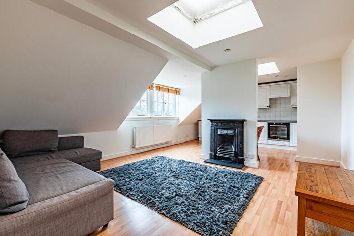 2 Bedroom Flat For Sale In Linden House, Barkleys Hill, Stapleton, Bristol, BS16