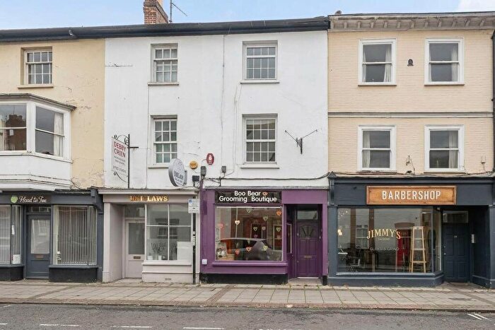 2 Bedroom Flat For Sale In Winchester Street, Salisbury, SP1