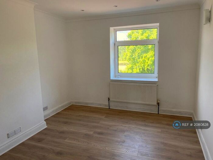 2 Bedroom Flat To Rent In Rose Hill, Sutton, SM1