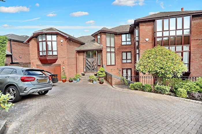 6 Bedroom Detached House For Sale In Ringley Park, Whitefield, M45