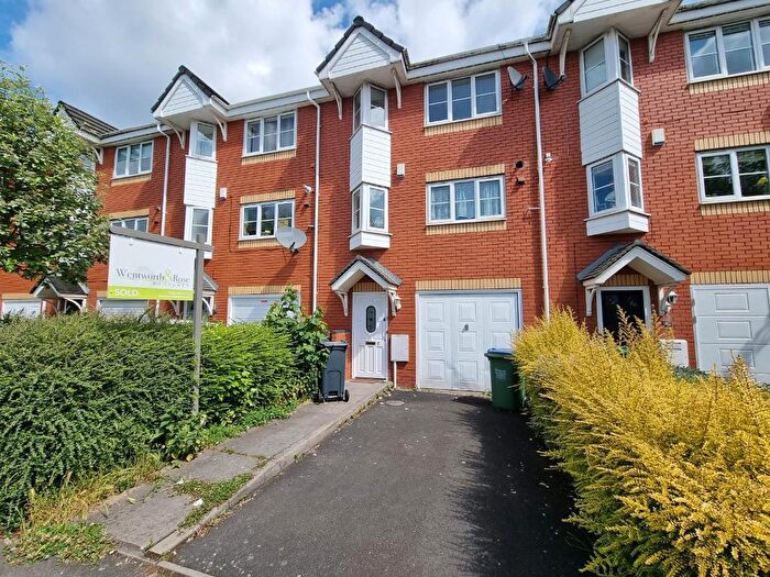 4 Bedroom Town House To Rent In Anderson Road, Bearwood, Birmingham, B66