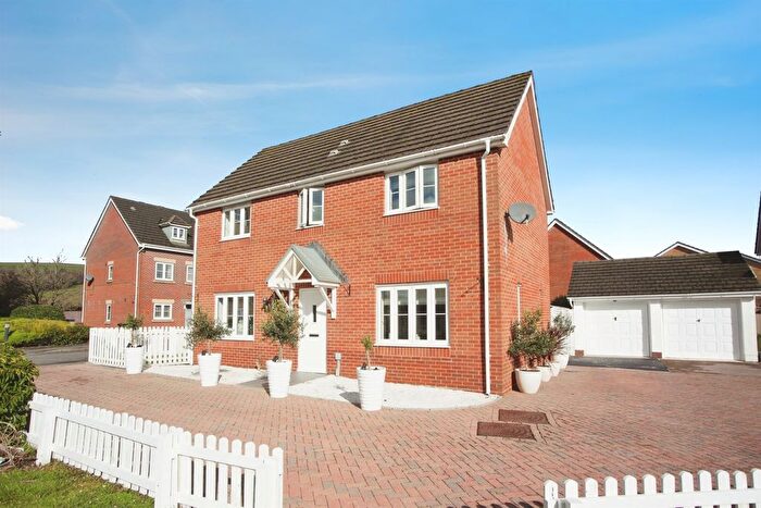 4 Bedroom Detached House For Sale In Sword Hill, Caerphilly, CF83