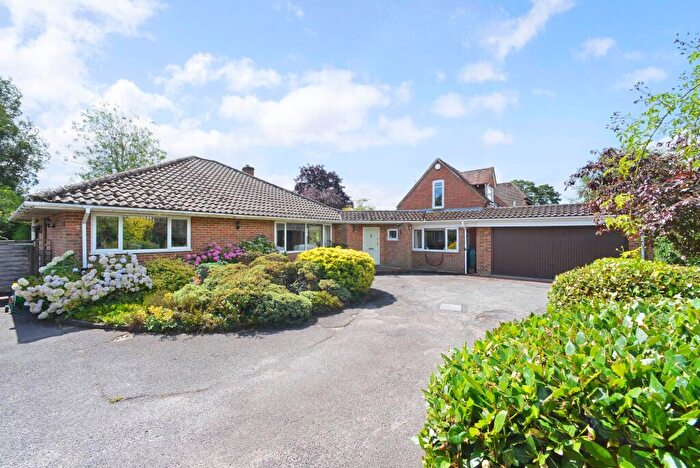 4 Bedroom Property For Sale In Ewhurst Road, Cranleigh, GU6