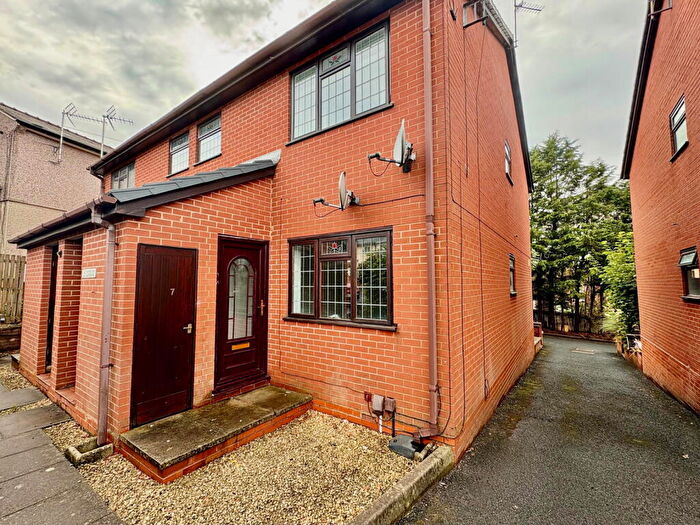 1 Bedroom Maisonette To Rent In Hawbush Road, Brierley Hill, DY5