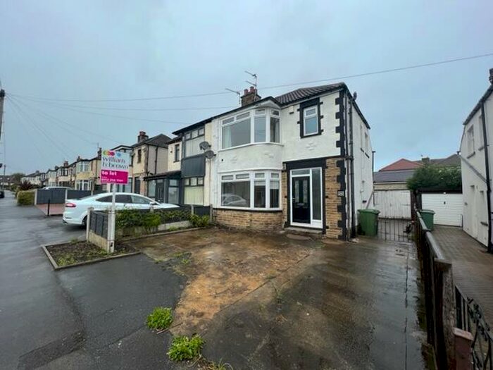 3 Bedroom House To Rent In Ederoyd Crescent, Stanningley, Pudsey, LS28