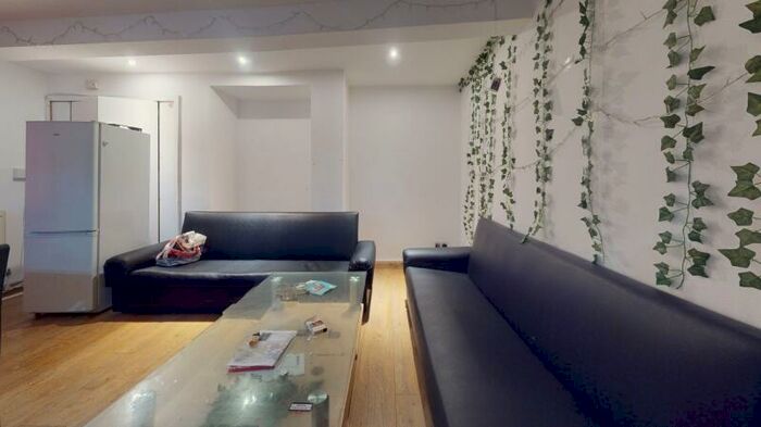 4 Bedroom Terraced House To Rent In Royal Park Avenue, Hyde Park, Leeds, LS6