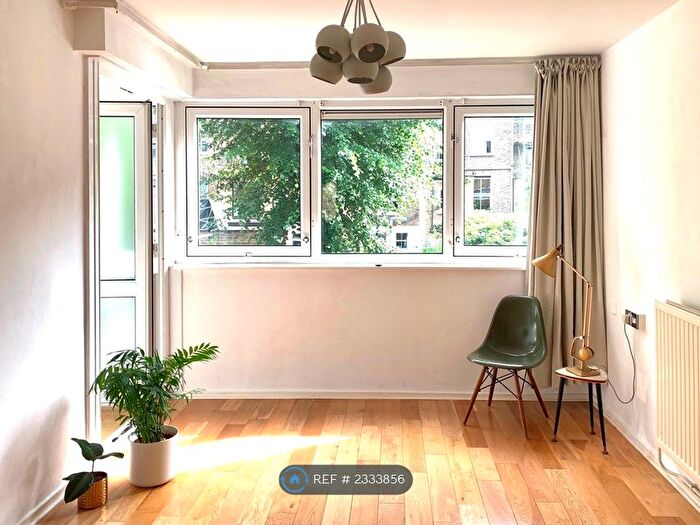 1 Bedroom Flat To Rent In Arundel Grove, London, N16