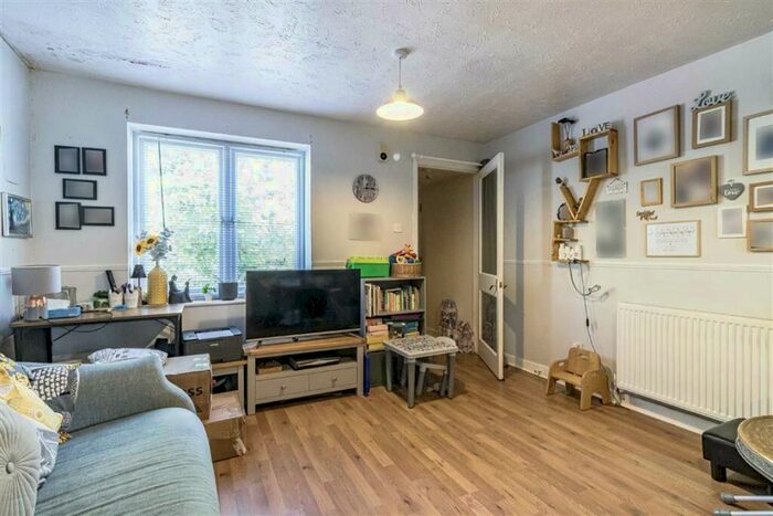2 Bedroom House To Rent In Amblecote Meadows, Grove Park, SE12
