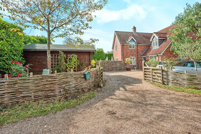 4 Bedroom Detached House For Sale In Whitwell Road, Sparham, Norwich, NR9